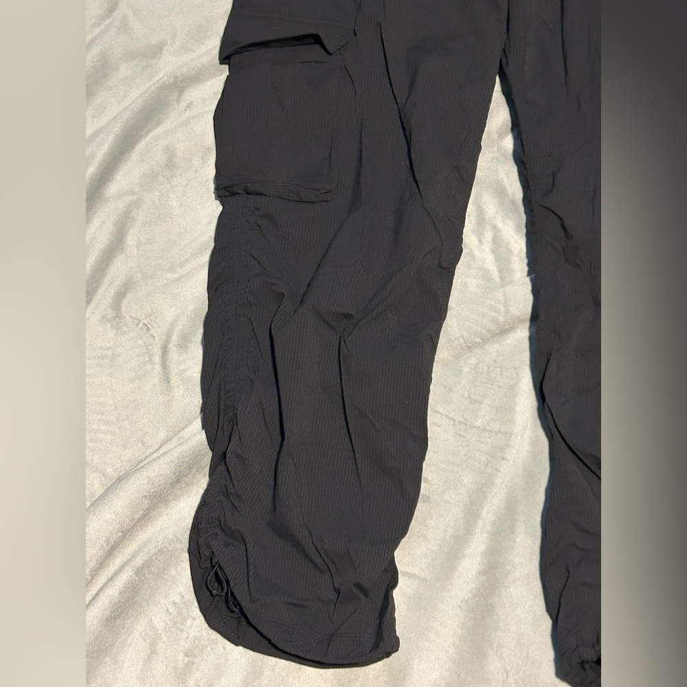 Lululemon Dance Studio Relaxed-Fit Mid-Rise Cargo Pant in Black - L - Picture 4 of 12